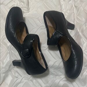 Retro Black Mary Jane Heels